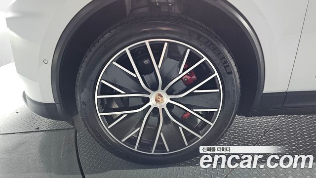 Porsche Macan EV 4S - фото 4