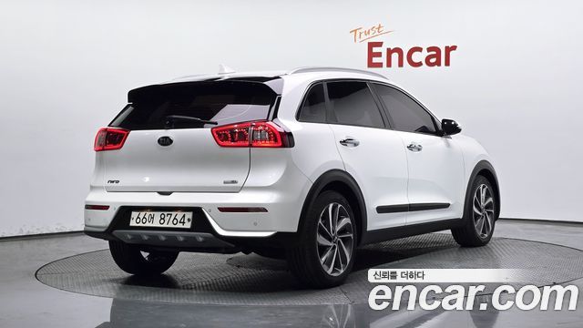 Kia Niro Prestige - фото 1