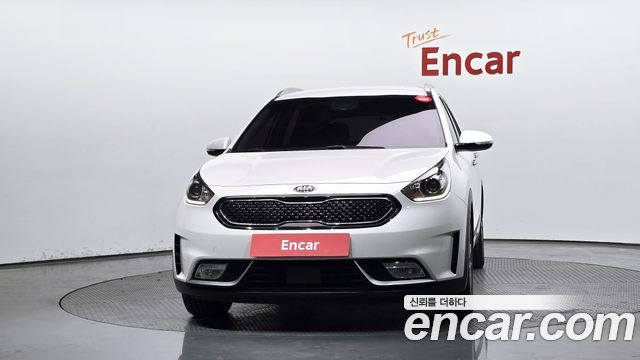 Kia Niro Prestige - фото 2