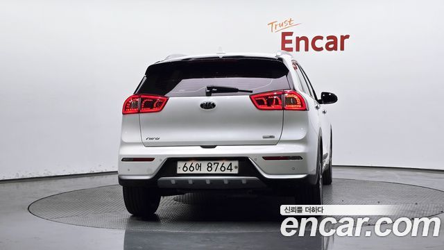 Kia Niro Prestige - фото 3