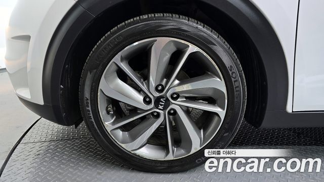 Kia Niro Prestige - фото 4