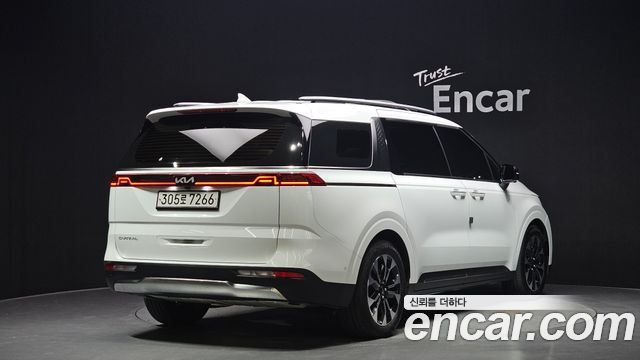 Kia Carnival 4-го поколения 9-Seater Signature - фото 1