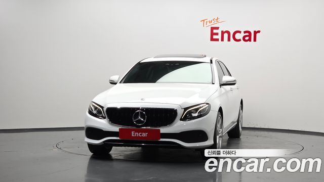 Mercedes-Benz E-Class W213 E220d Avantgarde - фото 2
