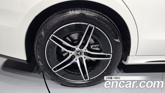 Mercedes-Benz E-Class W214 E200 Avantgarde - фото 4