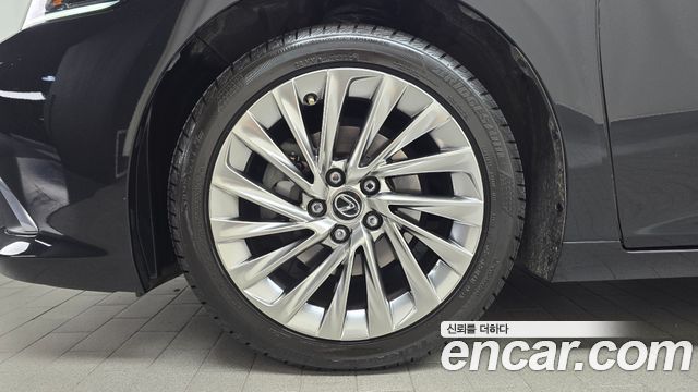 Lexus ES 7-го поколения Luxury Plus - фото 4