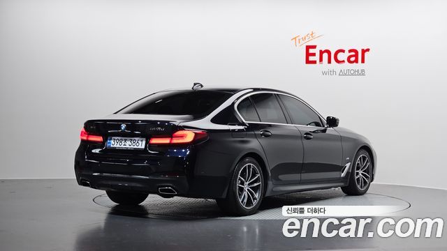BMW 5-Series G30 523d xDrive M Sport - фото 1