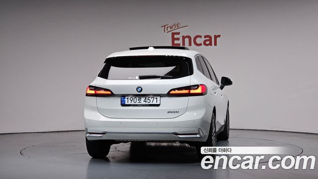 BMW 2-Series U06 220i Luxury - фото 2