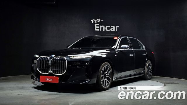 BMW 7-Series G70 740d xDrive M Sport - фото 0