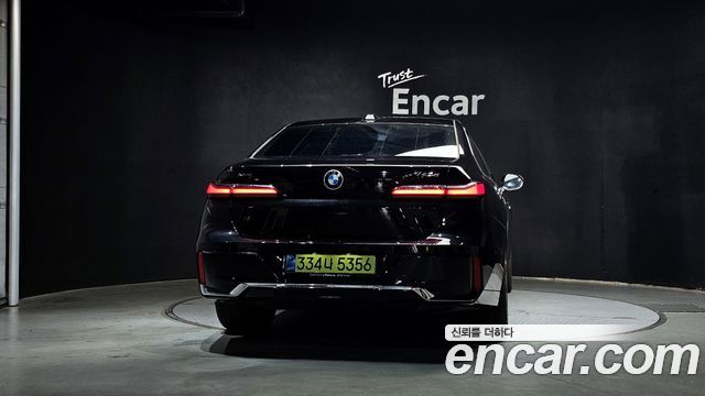 BMW 7-Series G70 740d xDrive M Sport - фото 3