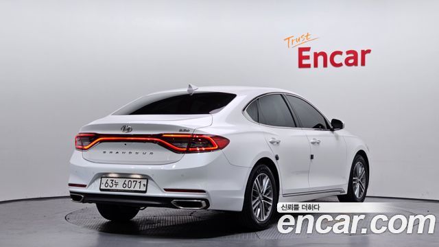 Hyundai Grandeur IG 2.2 Diesel Premium - фото 1