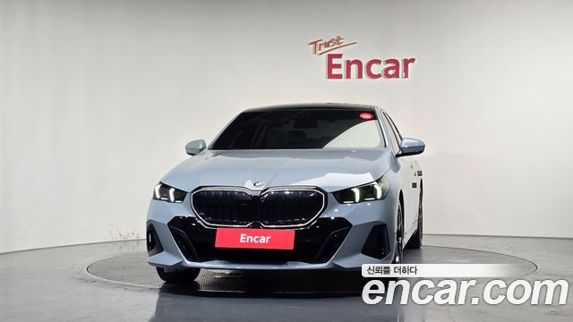 BMW 5-Series G60 520i Special Edition - фото 2