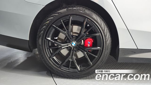 BMW 5-Series G60 520i Special Edition - фото 4