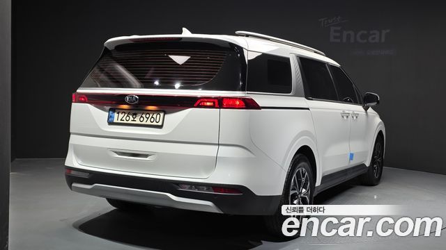 Kia Carnival 4-го поколения 9-Seater Prestige - фото 1