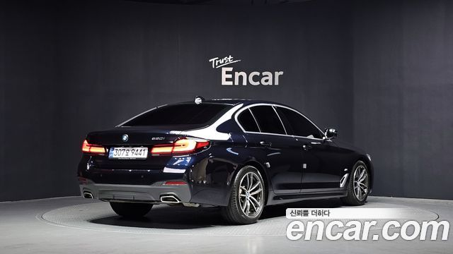 BMW 5-Series G30 520i M Sport - фото 1