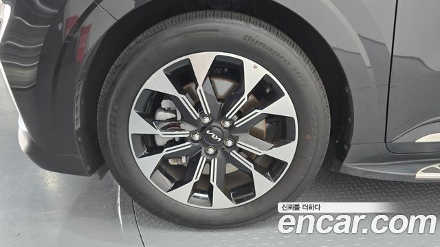 Kia Carnival 4-го поколения 7-Seater Signature - фото 4
