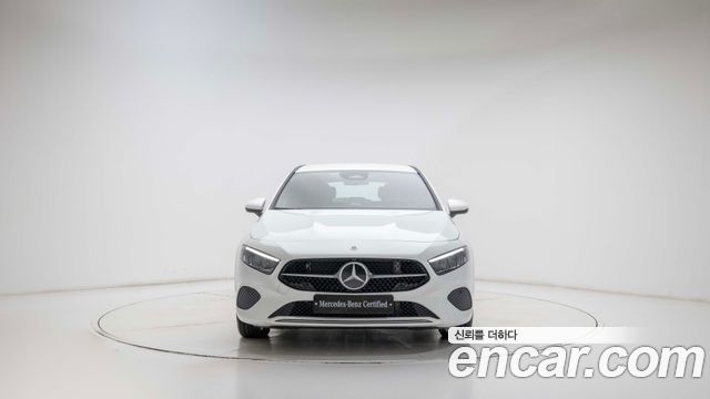 Mercedes-Benz A-Class W177 A220 Hatchback - фото 2