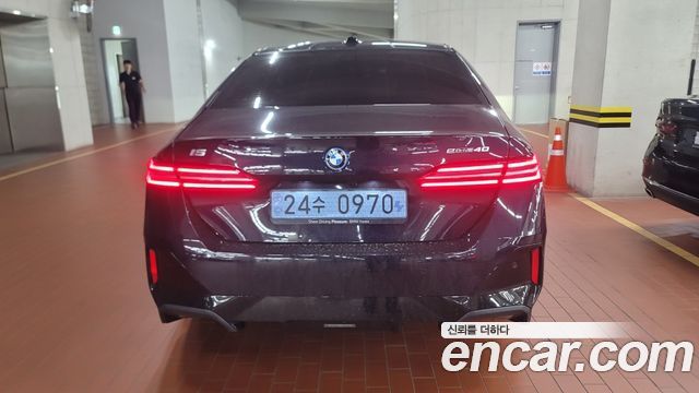 BMW i5 G60 eDrive 40 M Sport - фото 4