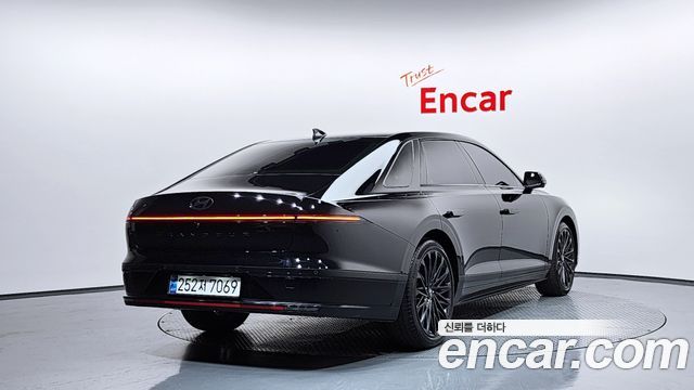 Hyundai Grandeur GN7 2,5 Gasoline 2WD Calligraphy - фото 1