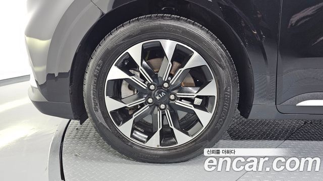 Kia Carnival 4-го поколения 9-Seater Noblesse - фото 4
