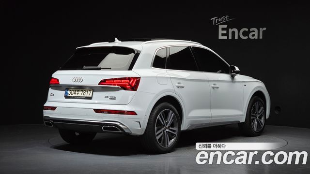 Audi Q5 FY 45 TFSI Quattro Premium - фото 1