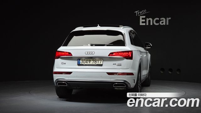 Audi Q5 FY 45 TFSI Quattro Premium - фото 3