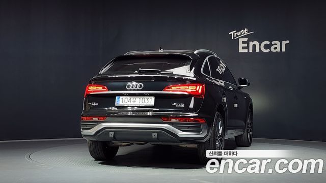 Audi Q5 FY 40 TDI Quattro Premium Sportback - фото 1