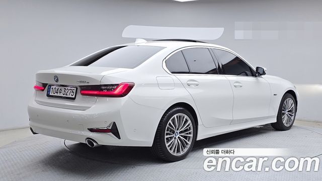 BMW 3-Series G20 320e Luxury - фото 1