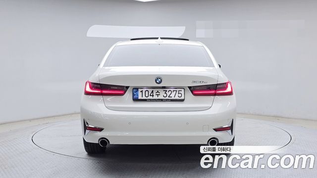 BMW 3-Series G20 320e Luxury - фото 3