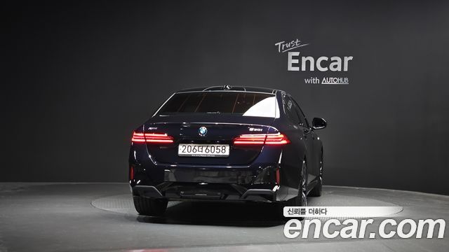 BMW 5-Series G60 530i xDrive M Sport - фото 3