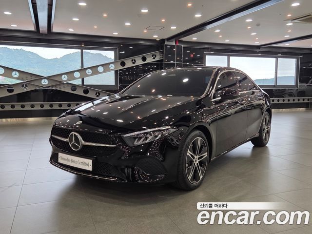 Mercedes-Benz A-Class W177 A220 Sedan - фото 0