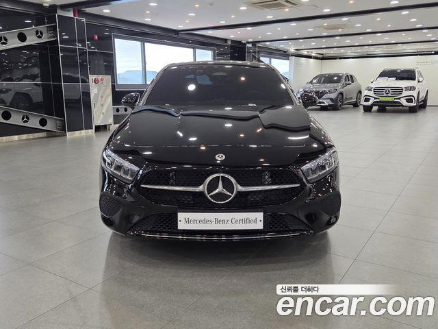 Mercedes-Benz A-Class W177 A220 Sedan - фото 1