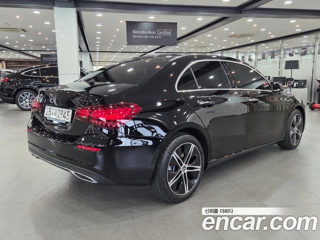 Mercedes-Benz A-Class W177 A220 Sedan - фото 3