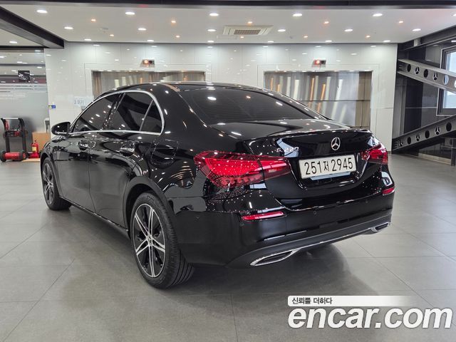 Mercedes-Benz A-Class W177 A220 Sedan - фото 4