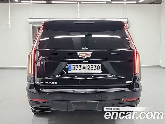 Cadillac Escalade 5-го поколения 6.2 Sports Platinum - фото 2