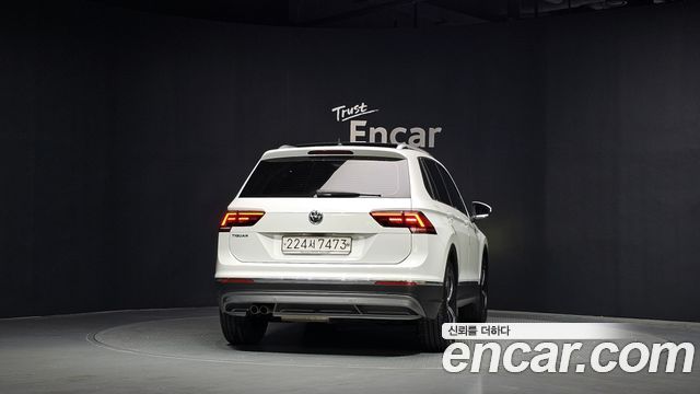 Volkswagen Tiguan 2-го поколения 2.0 TDI Prestige - фото 3