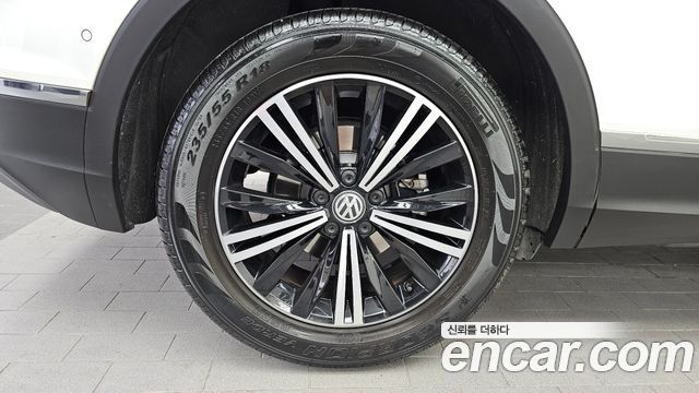 Volkswagen Tiguan 2-го поколения 2.0 TDI Prestige - фото 4