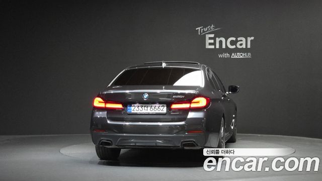 BMW 5-Series G30 520i M Sport - фото 3
