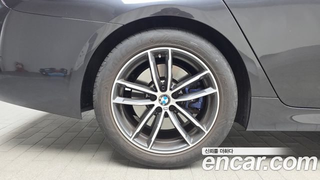 BMW 5-Series G30 520i M Sport - фото 4