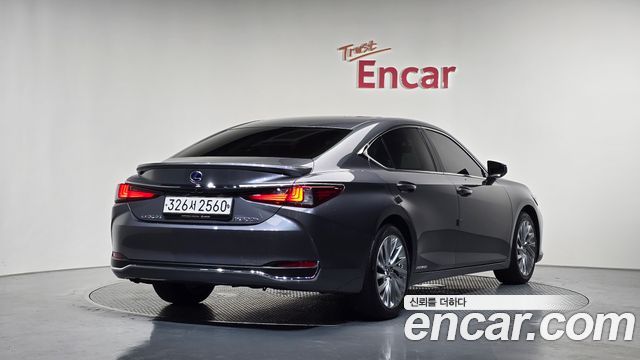 Lexus ES 7-го поколения Luxury Plus - фото 1