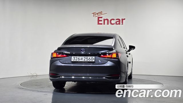 Lexus ES 7-го поколения Luxury Plus - фото 3