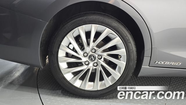 Lexus ES 7-го поколения Luxury Plus - фото 4