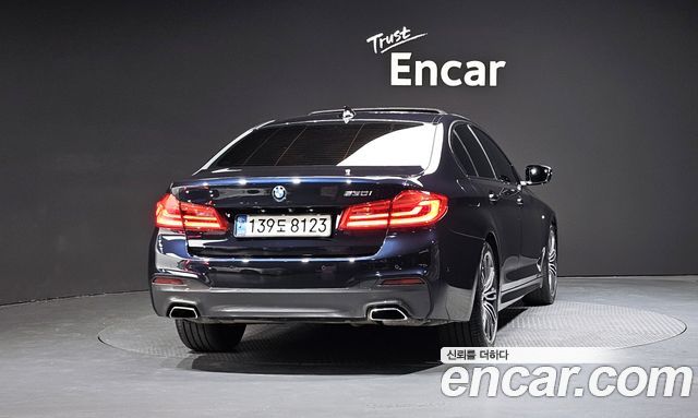 BMW 5-Series G30 530i M Sport Package Plus - фото 2