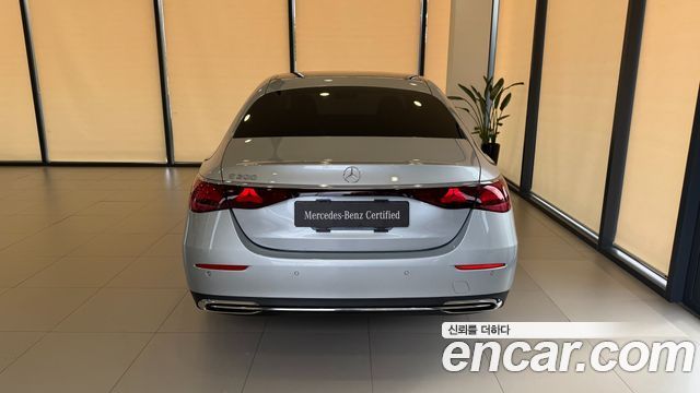 Mercedes-Benz E-Class W214 E200 Avantgarde - фото 3