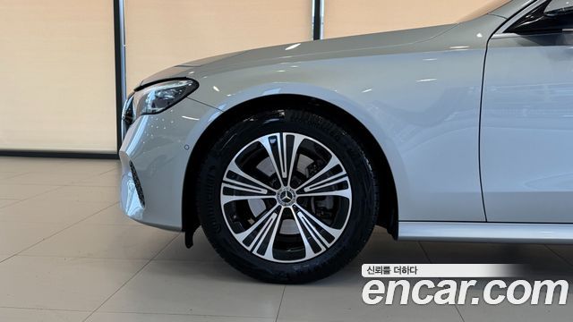 Mercedes-Benz E-Class W214 E200 Avantgarde - фото 4