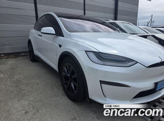 Tesla Model X AWD - фото 1