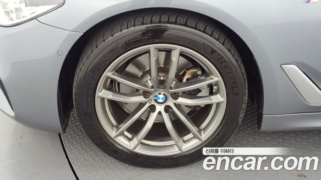 BMW 5-Series G30 520d xDrive M Sport Package Plus - фото 4