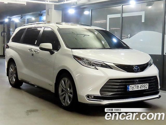 Toyota Sienna 4-го поколения 2.5 Hybrid 2WD - фото 2