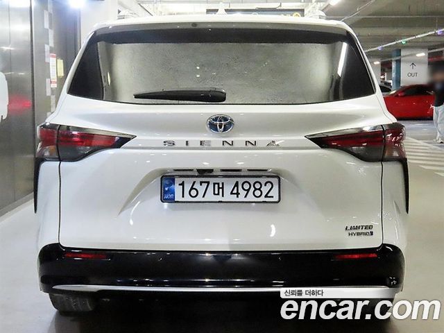 Toyota Sienna 4-го поколения 2.5 Hybrid 2WD - фото 3