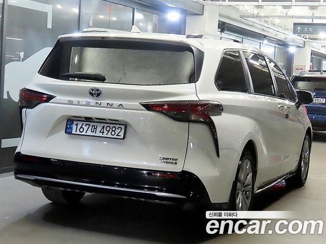 Toyota Sienna 4-го поколения 2.5 Hybrid 2WD - фото 4