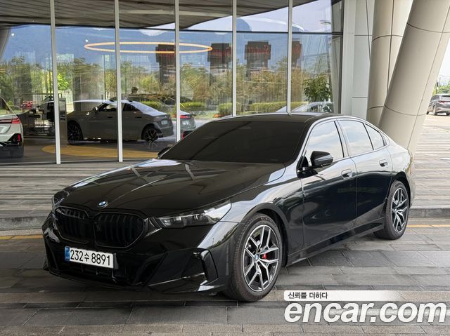 BMW 5-Series G60 520i Special Edition - фото 0